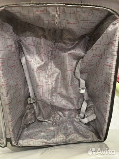 Чемодан на колесах большой