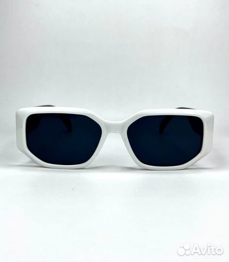 Солнечные очки Chanel 4