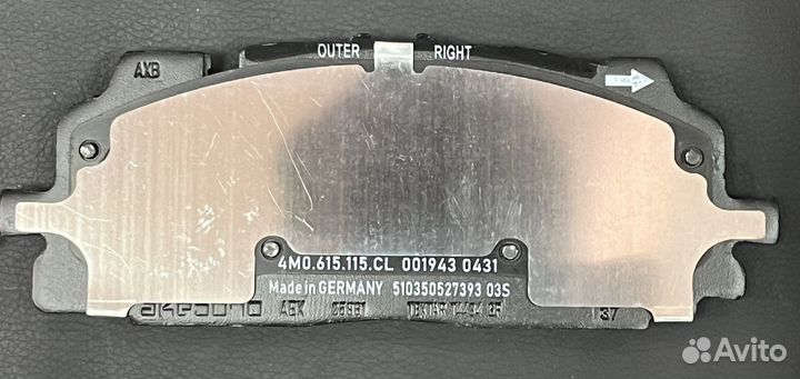 Передние тормозные колодки 4M0698151AP VAG