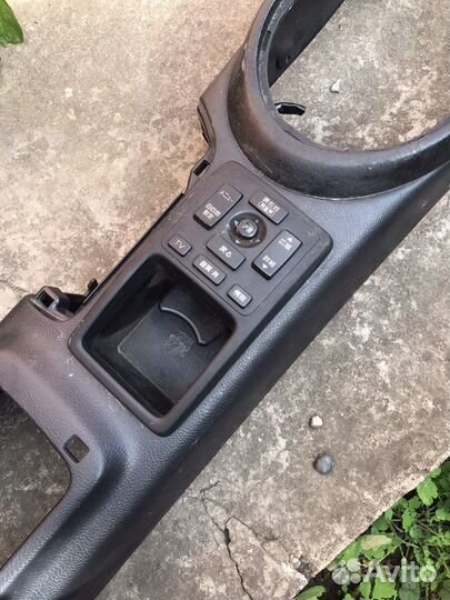 Консоль подлокотника Toyota Altezza