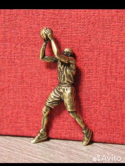 Новая миниатюрная фигурка Баскетболист