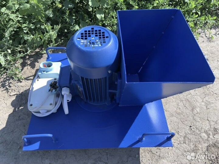 Дробилка зерновая 220/380в 2.2 кВт