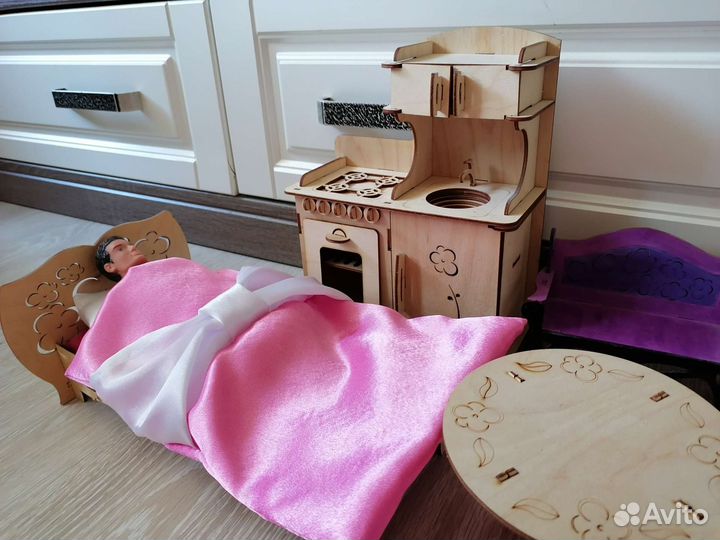 Домик кукольный