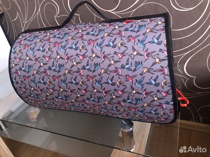 Продам переноску и чемодан большой