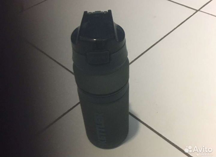 Спортивная бутылка