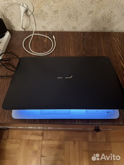 Asus X556U i3/256/12/940MX