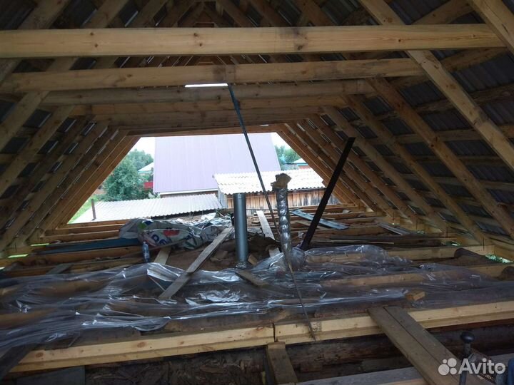 Бригада строителей ремонт кровли