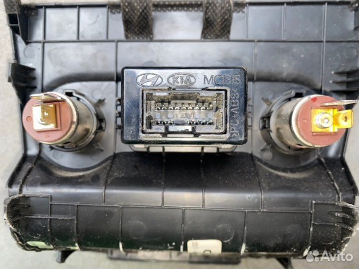 Разетка USB Hyundai Solaris 2 седан 1.6 G4FG 2017