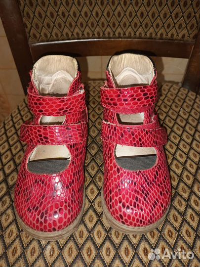 Закрытые туфли