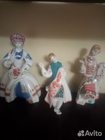 Статуэтки фарфоровые
