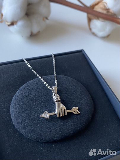 Цепочка и кулон подвеска Рука и стрела серебро