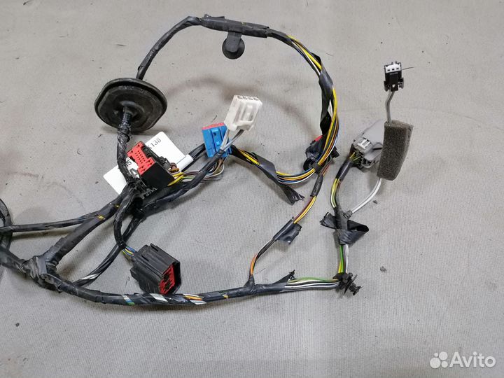 Коса двери передняя правая Ford Focus 2 2005-2008