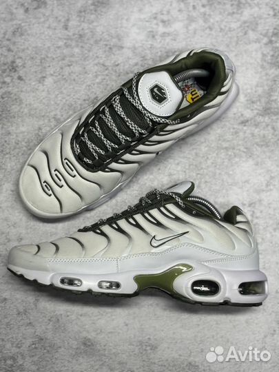Кроссовки Nike AIR MAX Tn plus