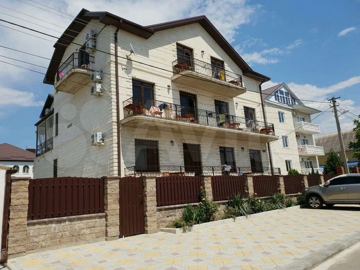 2-к. квартира, 55 м², 1/3 эт.