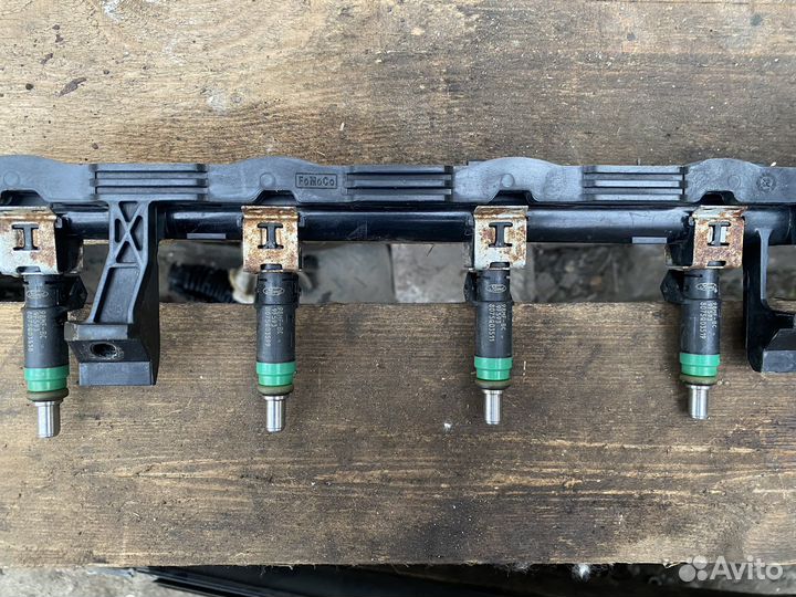 Топливная рампа,форуснки Ford Focus 2 1.6 рест
