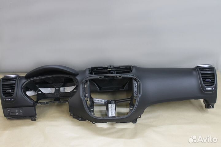 Торпедо Kia Soul панель приборов