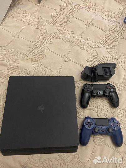 Игровая приставка ps4