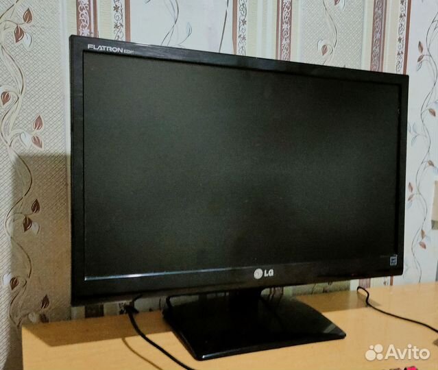 Монитор LG 22