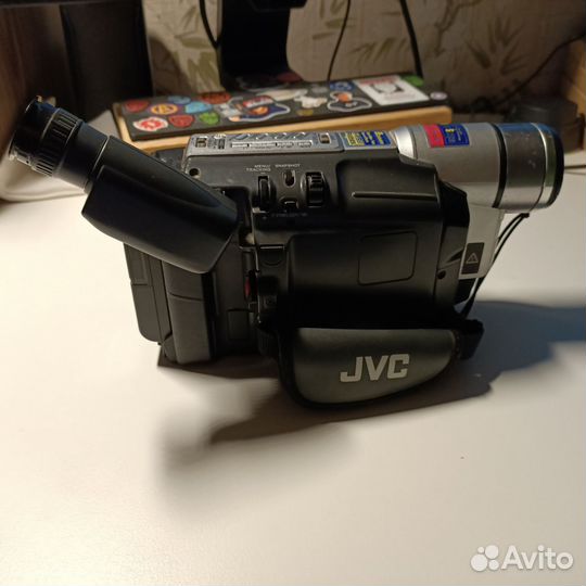 Видеокамера JVC GR-FX220