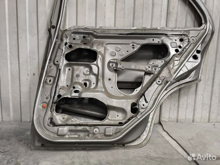 Дверь задняя правая Nissan Bluebird Sylphy