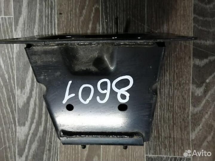 Кронштейн усилителя пер. бампера правый Теана J32