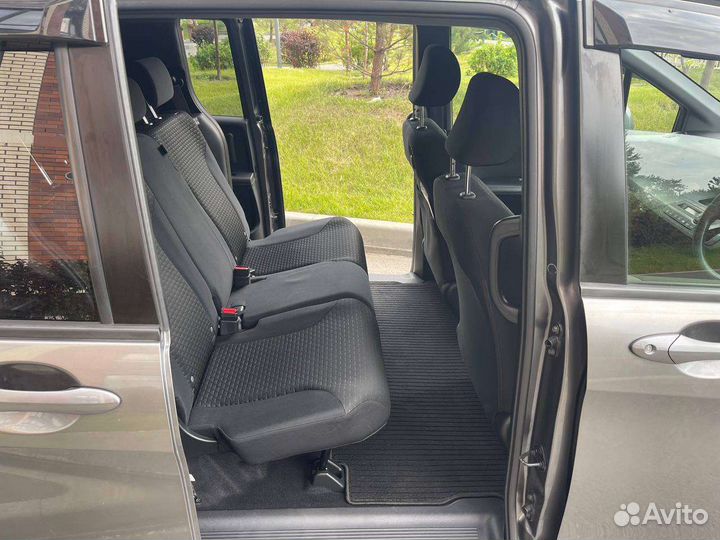 Аренда внедорожника минивена автомобиля трансфер