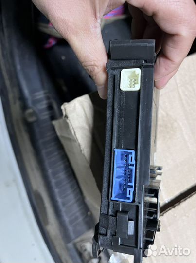 Блок заднего комфорта от мазды 6 GJ 2013 года