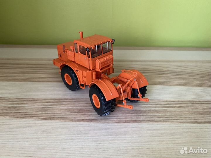 Модель трактора К 701(кировец) 1/43