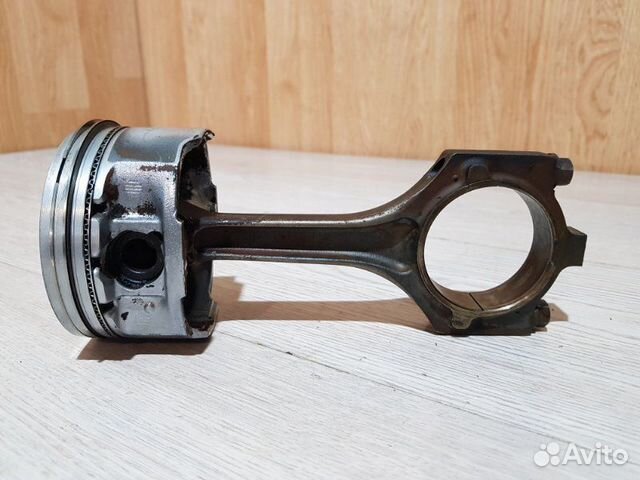 Поршень с шатуном Ford Maverick AJ 2003