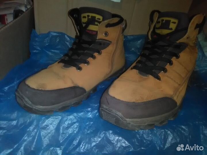 Ботинки утепленные