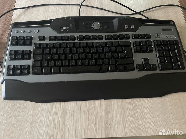 Игровая клавиатура с подсветкой Logitech G11