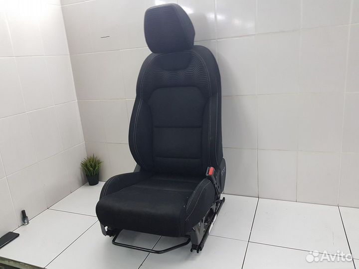 Сиденье переднее правое (Geely Coolray)