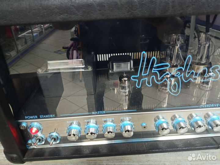 Ламповый гитарный усилитель Hughes&kettner