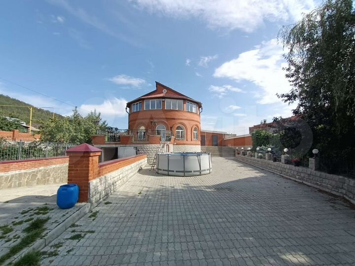 Коттедж 474,8 м² на участке 13,8 сот.