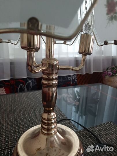 Лампа настольная