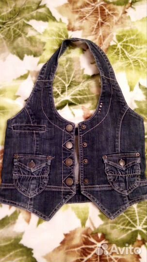 Жилетка джинсовая на 7-8 лет