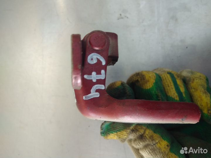 Петля двери задней левой нижняя Renault Sandero 2009 2014