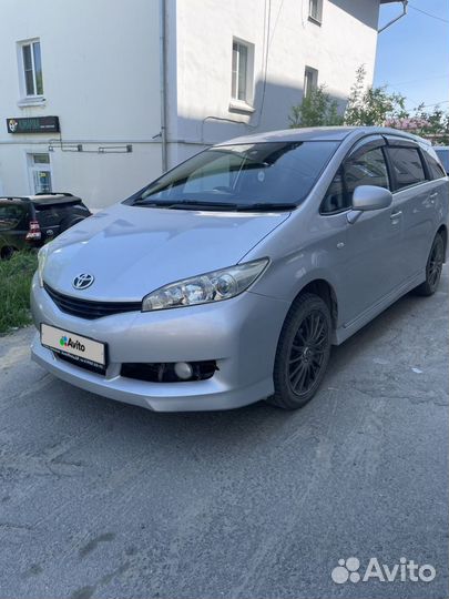 Toyota Wish, 2009