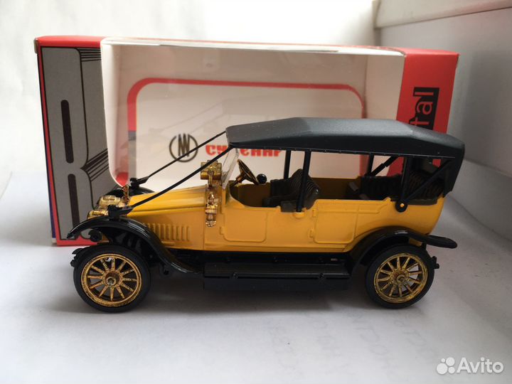 Модель Руссо-балт А22 без ми торпедо жёлтый