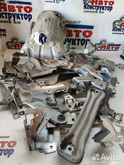 Кронштейн крепления крыла LADA Vesta седан