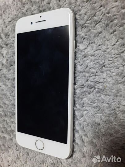 Телефон iPhone 7
