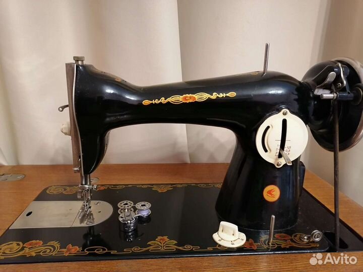 Швейная машина ножная