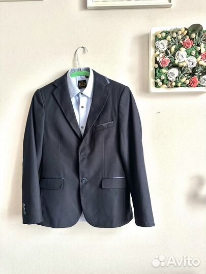 Школьный пиджак +4 рубашки 146см