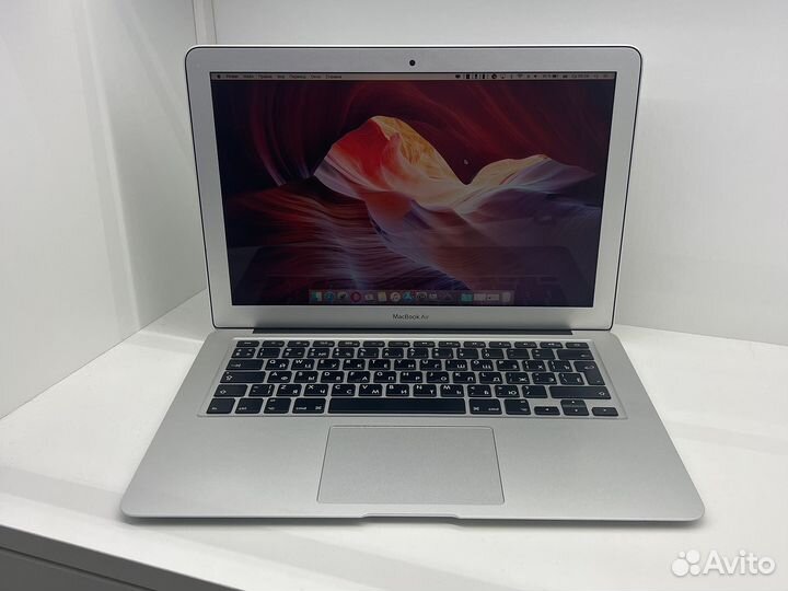 Отличный Apple MacBook Air 13 2015 i5/8/256ssd