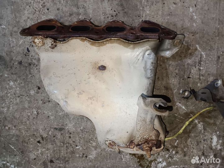 Коллектор выпускной Renault Sandero 1 1.6 16 v