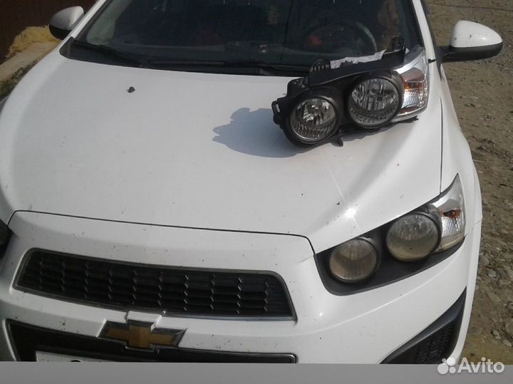 Фара chevrolet aveo т300