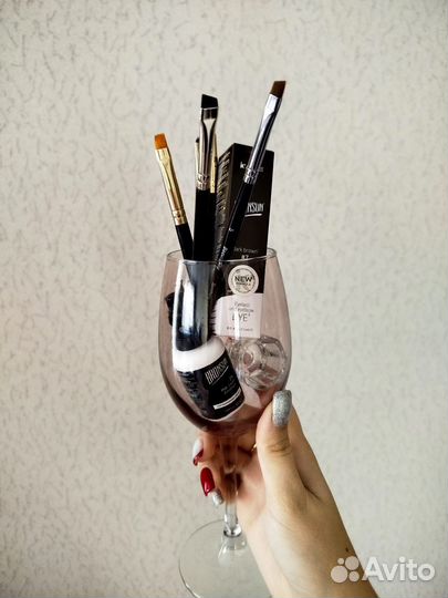 Мастер бровист