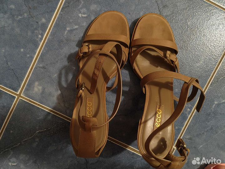 Босоножки ecco 40