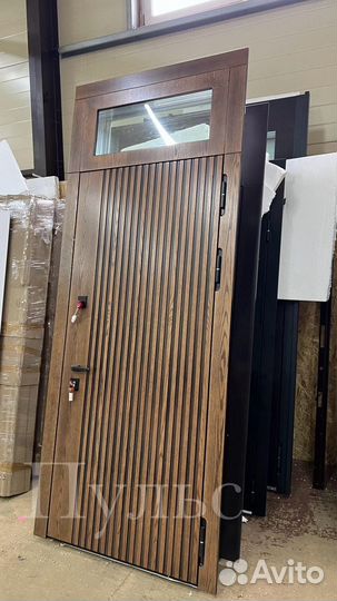 Дверь с терморазрывом и стеклопакетом