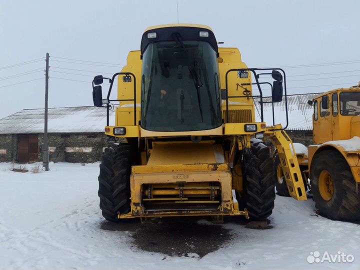 Комбайн New Holland TX, 2004